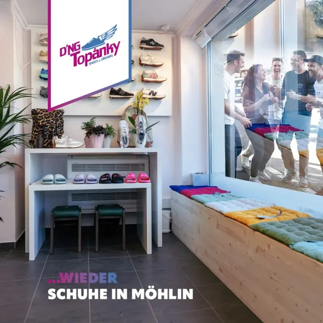 Topánky – Mehr als nur ein Name, ein Versprechen für Deine Füsse! - Wusstest Du, dass „Topánky“ schlichtweg das Wort für „Schuhe“ ist? Doch für uns in Möhlin bedeutet es weit mehr: Es steht für die Rückkehr von Qualität, Handwerk und echter Fachberatung in unsere Gemeinde.
